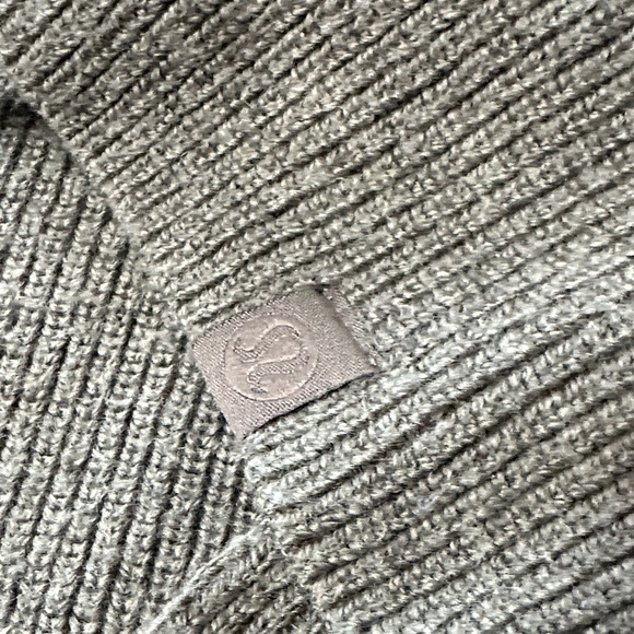 lululemon athletica Men's Charcoal Crewneck Sweater - Picture 6 of 14